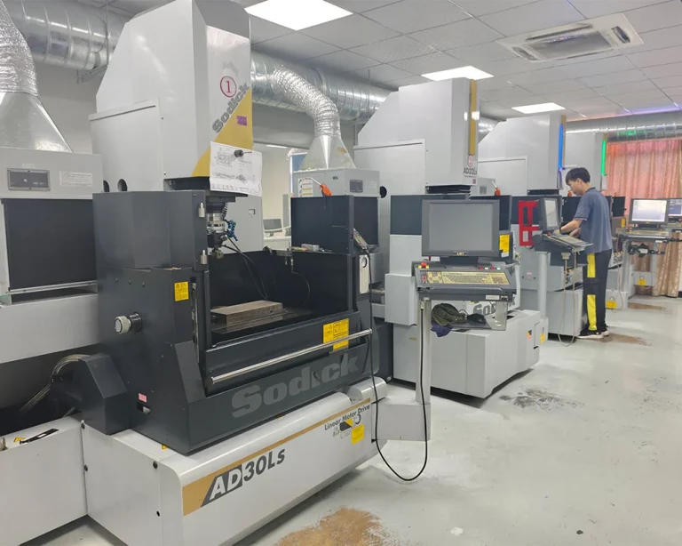 Plastic Injection Mold Making2