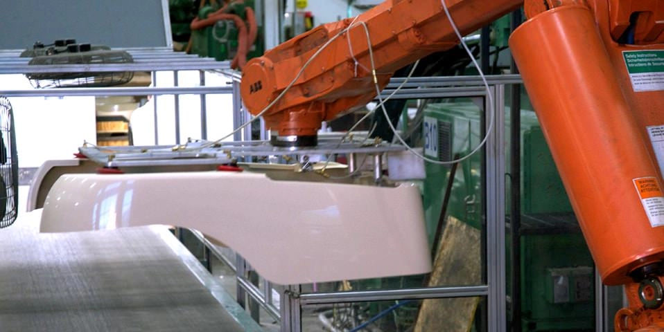 Large Part Injection Molding How Big Can You Injection Mold插图 Large part injection molding